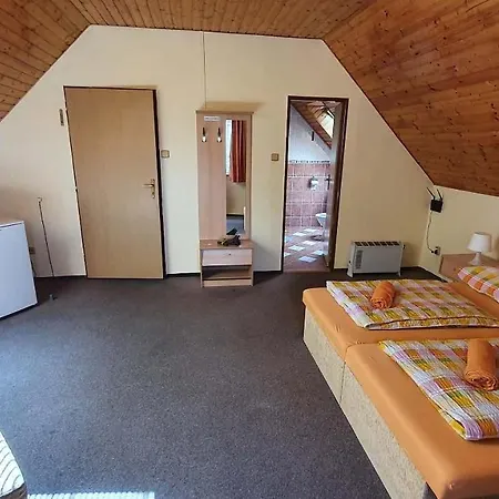 Ubytovani Na Vrsku Slapy - Merin Rabyne Exterior photo