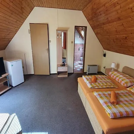 Ubytovani Na Vrsku Slapy - Merin Rabyne Exterior photo